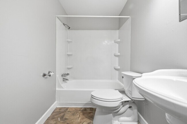 Building Photo - 3609 Balsam Ave