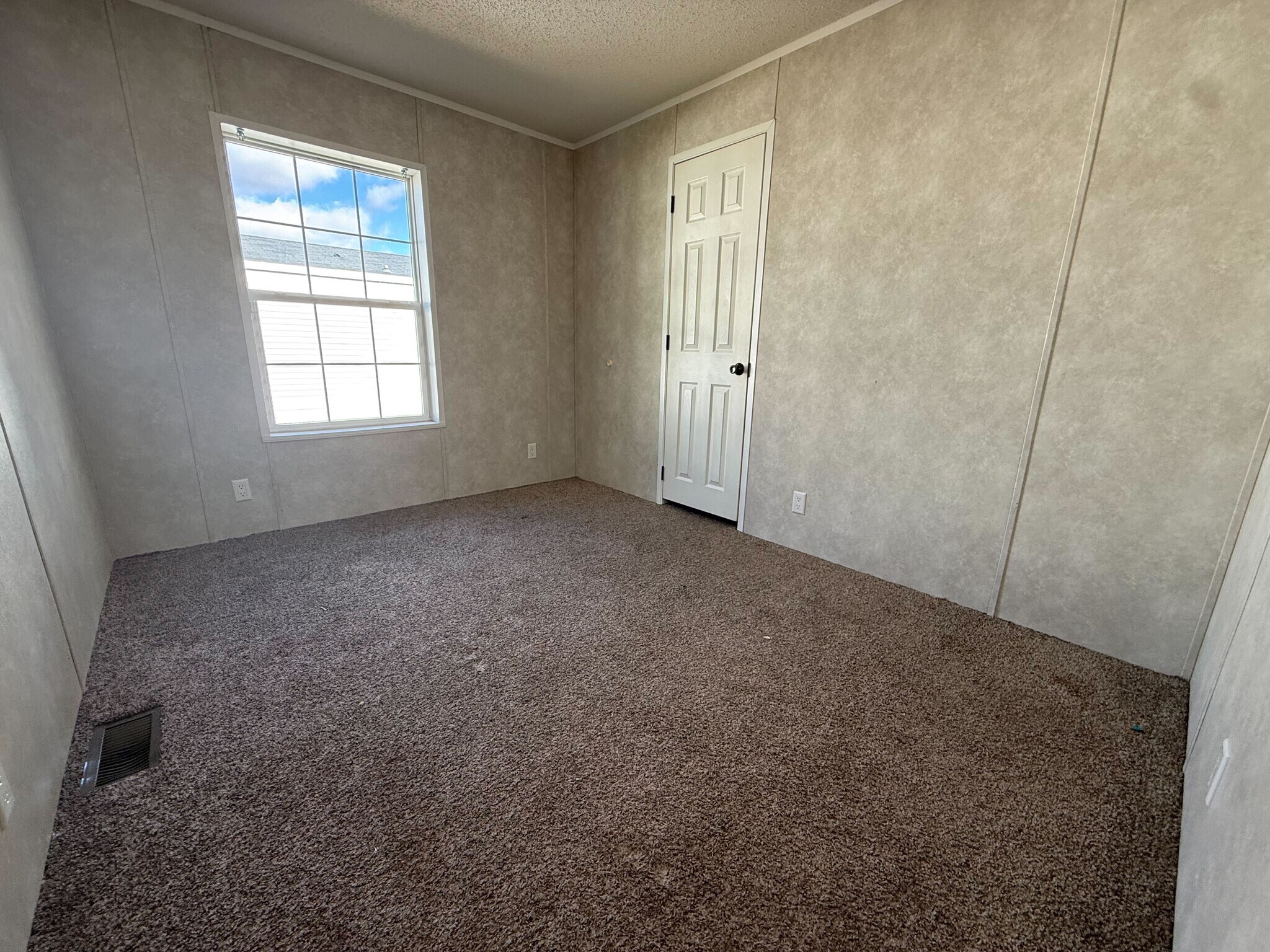 Building Photo - 11924 Springbrook Ct