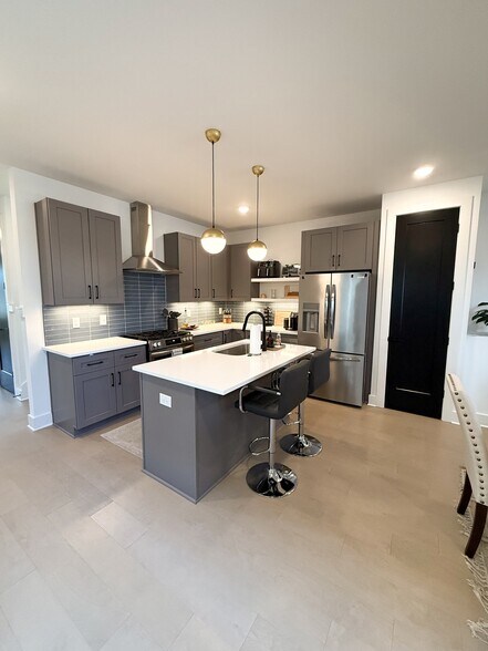 Building Photo - 2010 14th Ave N