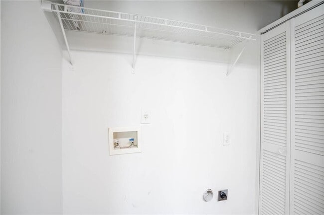 Building Photo - 102 Timber Ridge Dr