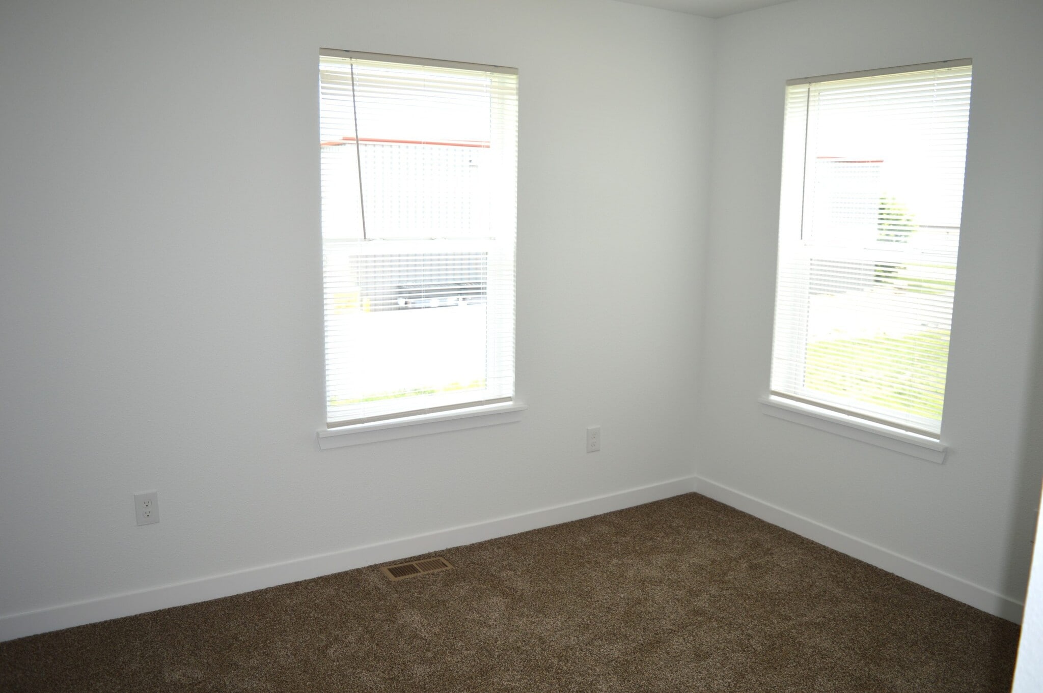 Building Photo - 311 Alberts Dr