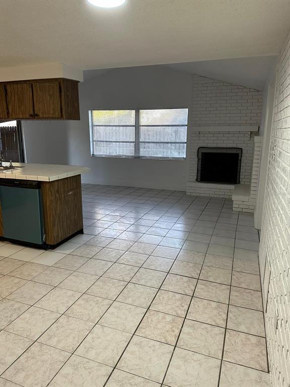 Building Photo - 4950 Fleetwood St