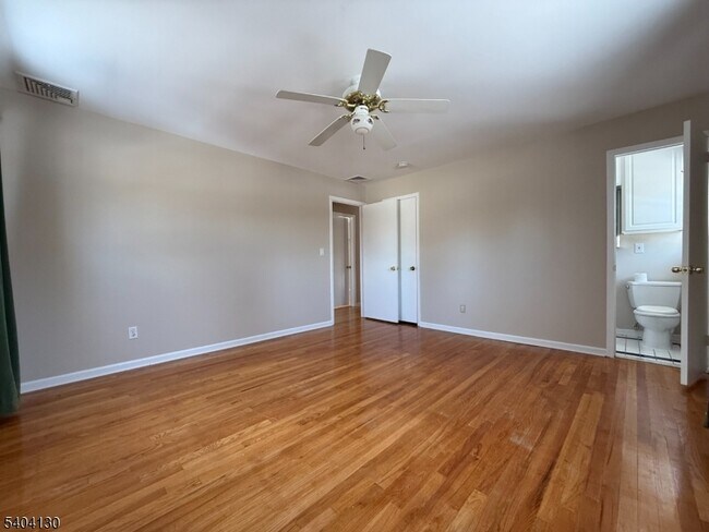 Building Photo - 126 Sagamore Dr