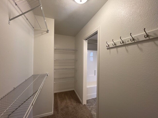 Building Photo - 1338 Marseilles Ave