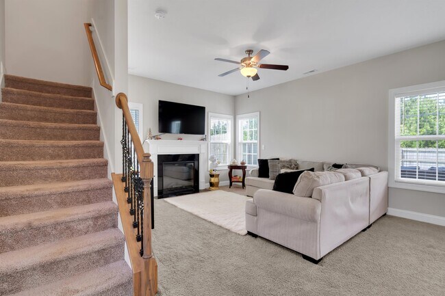 Building Photo - 307 Pettigrew Ln