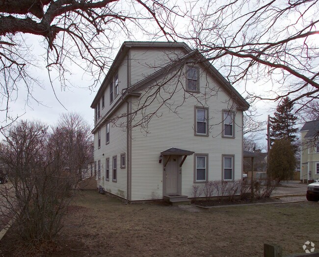 Building Photo - 44 Yarmouth Rd