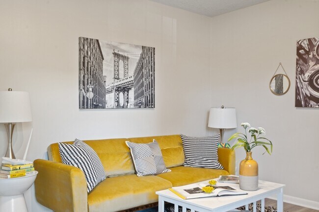 Building Photo - 2555 Bradford Ct