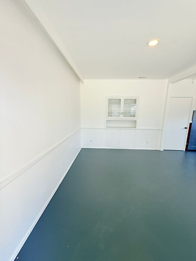 Building Photo - For Rent Units in Lompoc