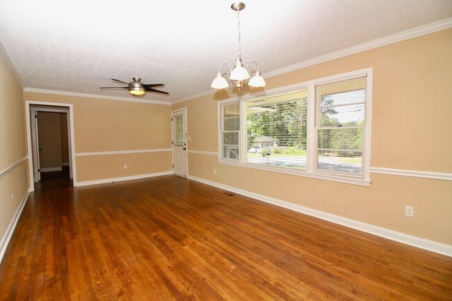 Building Photo - FOR RENT in  North Columbus! Available NOW!
