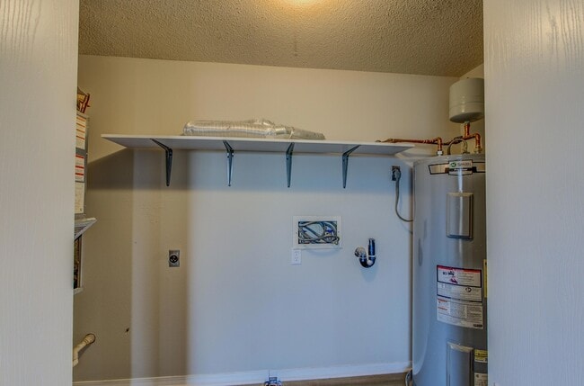 Building Photo - 420 N Shiloh Ave