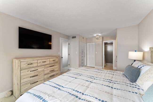 Building Photo - 300 Ocean Trail Way