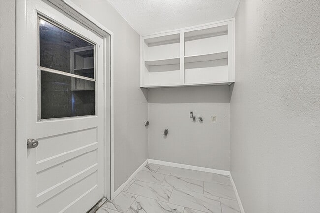 Building Photo - 1803 Flamingo Dr