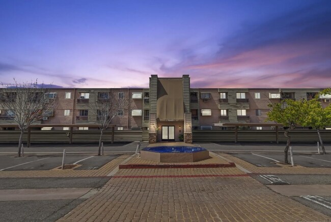 Building Photo - 3142 Midway Dr