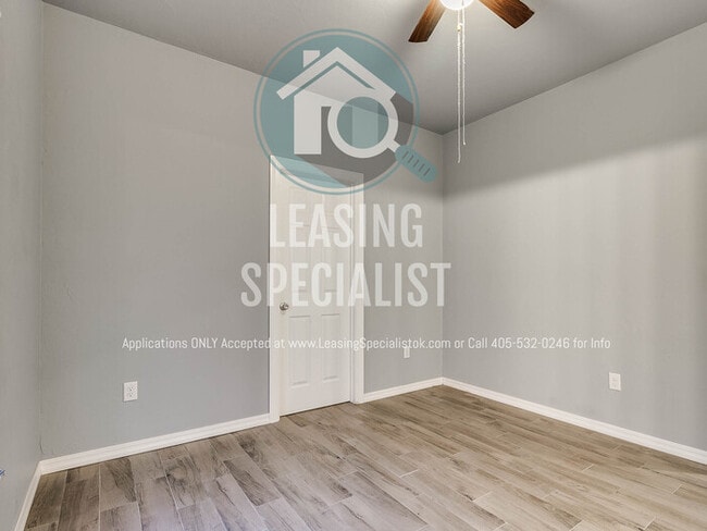 Building Photo - Central Norman 4 Bed 3 Bath House PRE-LEAS...