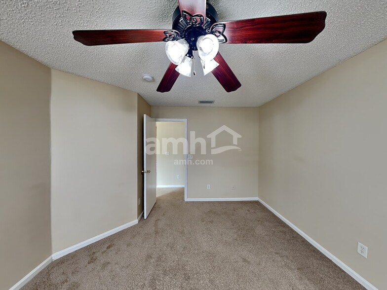 Building Photo - 509 Chancellor Dr W