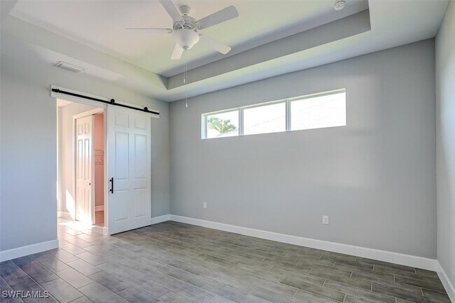 Building Photo - 428 SW 28th Pl