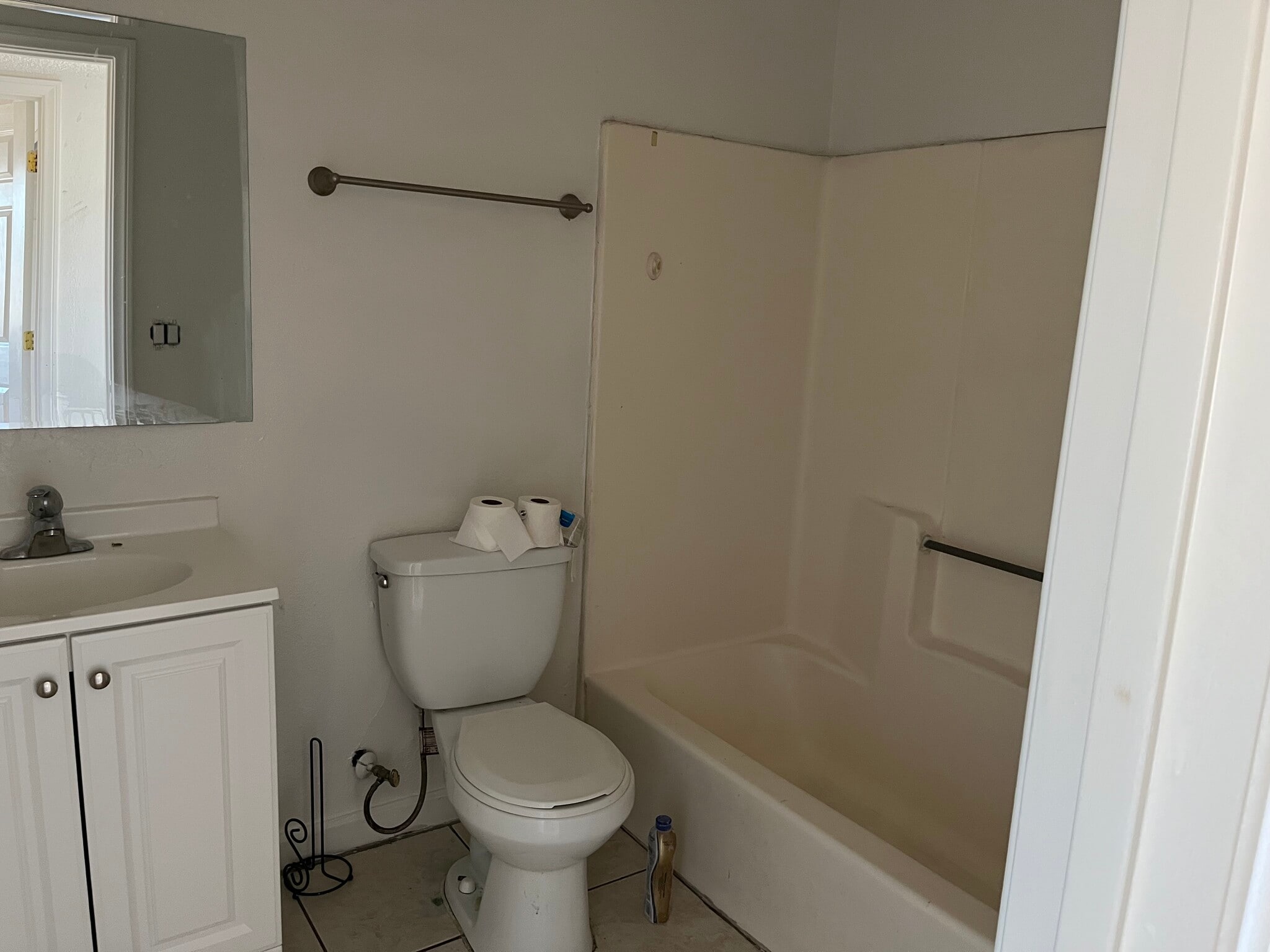 Building Photo - 5648 Meikle Ln