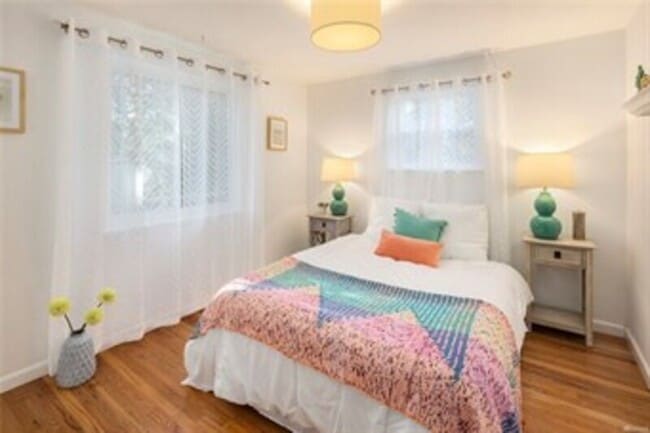 Building Photo - 3247 NE 97th St