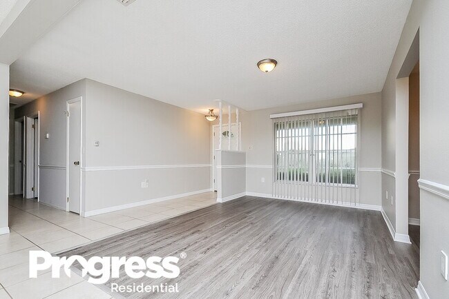 Building Photo - 3412 Groveview Dr