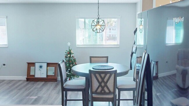 Building Photo - 105 47th Ave Dr W