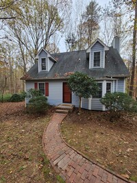 Building Photo - Chapel Hill / House in desirable Fox Meado...