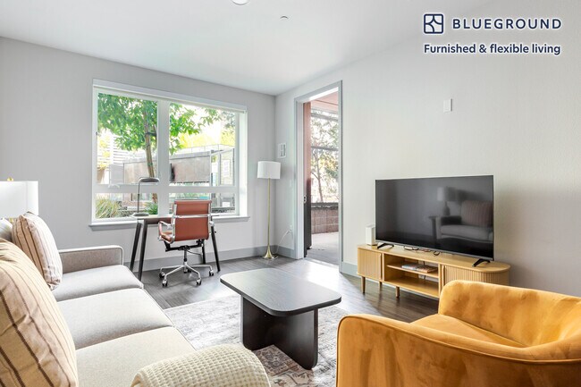 Building Photo - 1800 Lacassie Ave