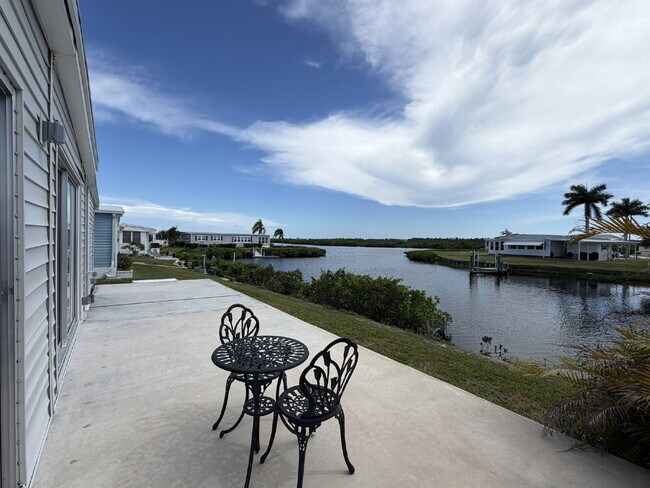 Building Photo - "Charming 2-Bed, 2-Bath Mobile Home Retreat in Harbor Cove!"
