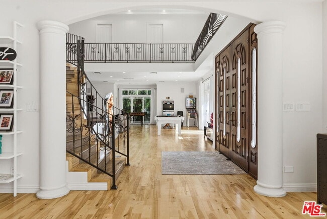 Building Photo - 23135 Dolorosa St