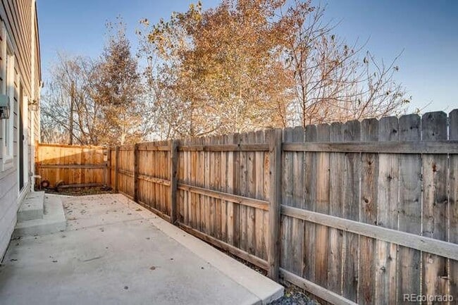 Building Photo - Updated Contemporary Designed Home! Great ...
