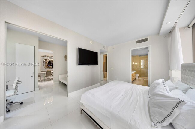 Building Photo - 9701 Collins Ave