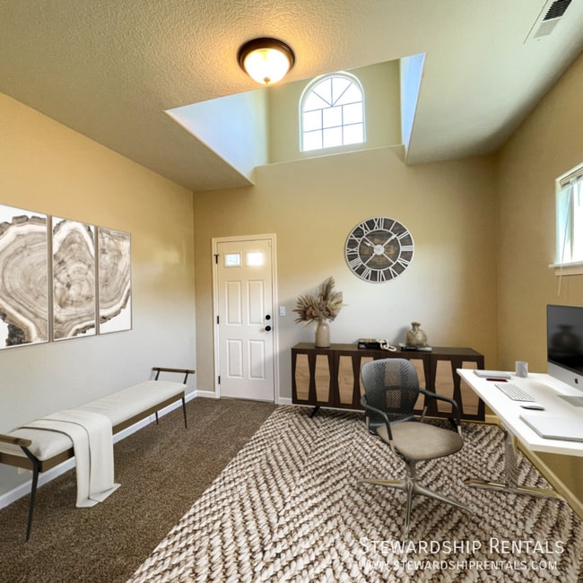 Building Photo - 618 Camden Ln