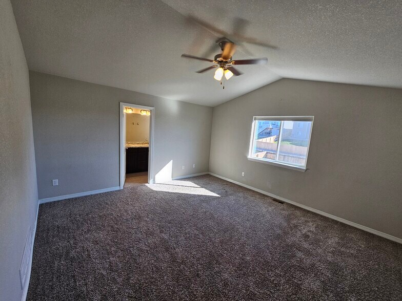 Building Photo - 6679 Weiser Dr