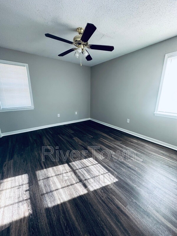 Building Photo - 2864 Whitney Ave