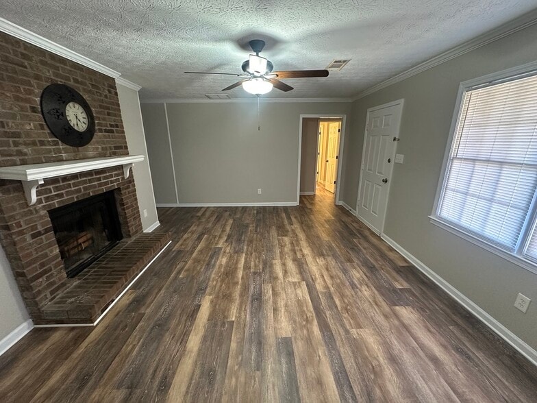 Building Photo - 2376 Rosedale Rd