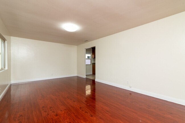 Building Photo - Chester Duplex