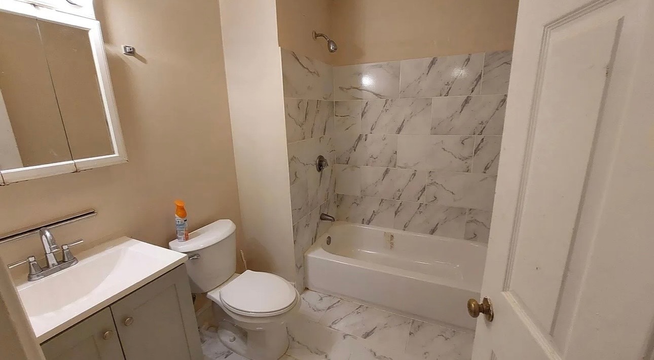 Bathroom 1 - 66 Saint James St