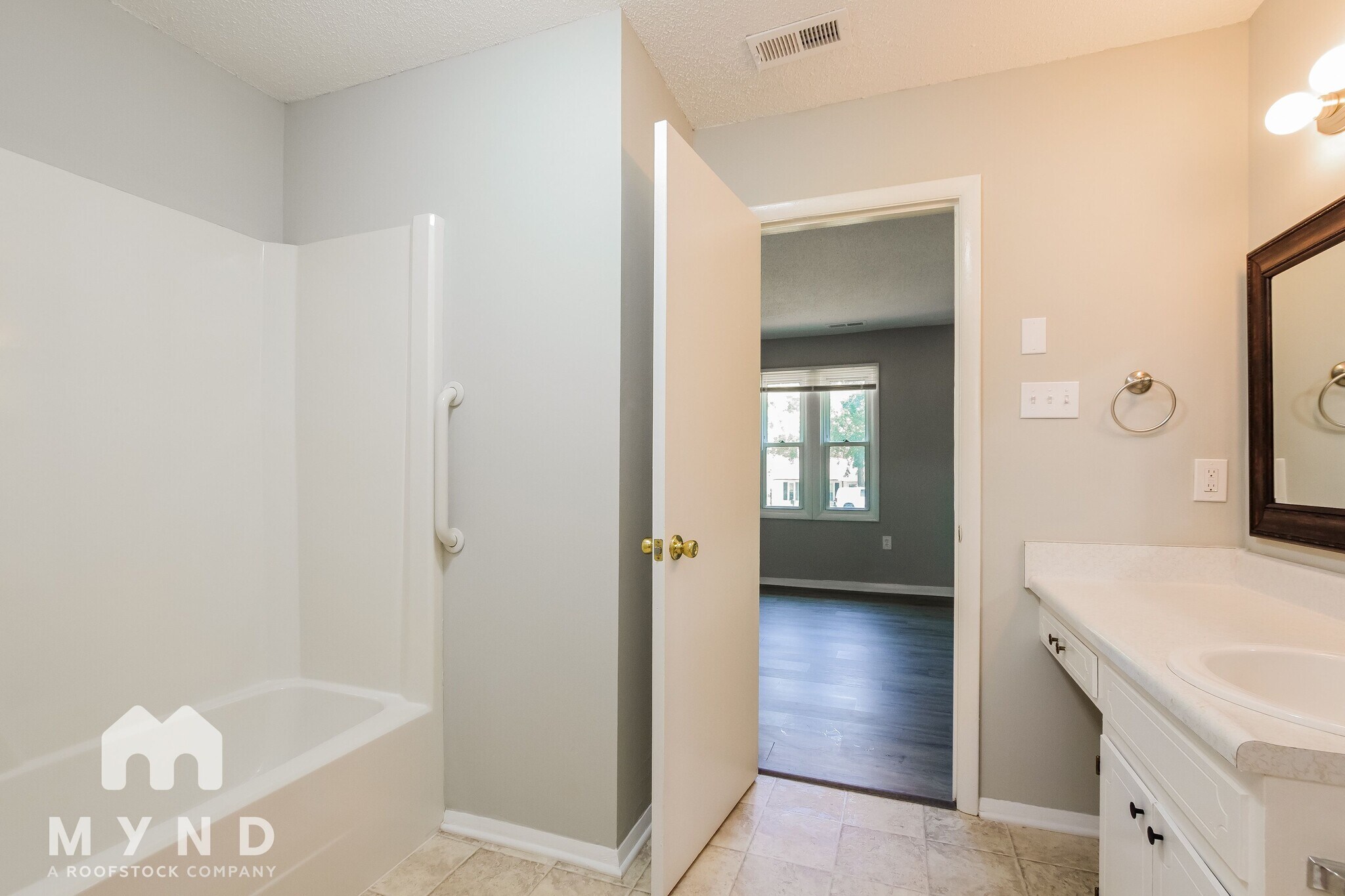Building Photo - 8401 Clear Meadow Ln