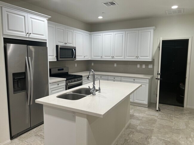 Building Photo - 2404 Sanabria Ln