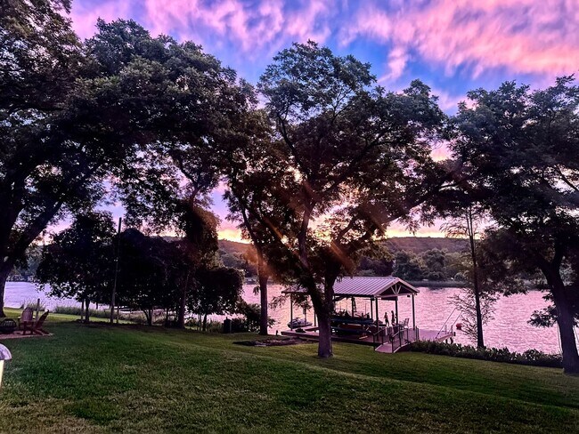 Building Photo - *** Lake Austin House * Waterfront * Lush 2 Acre Yard w/ Boat Dock * Pet Friendly * Fully Furnish...