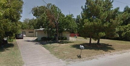 Building Photo - 758 E N 10th St