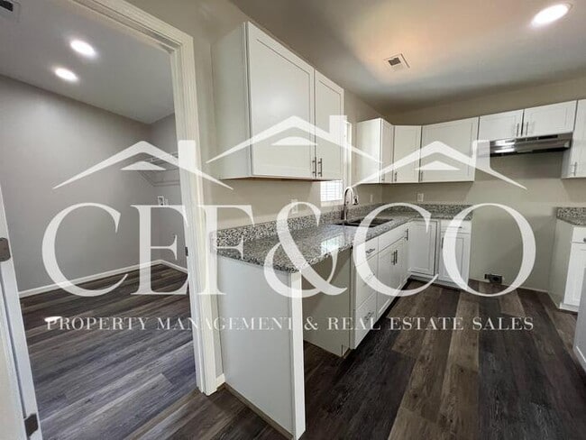 Building Photo - Adorably renovated 4 bedroom 2 bathroom home now available