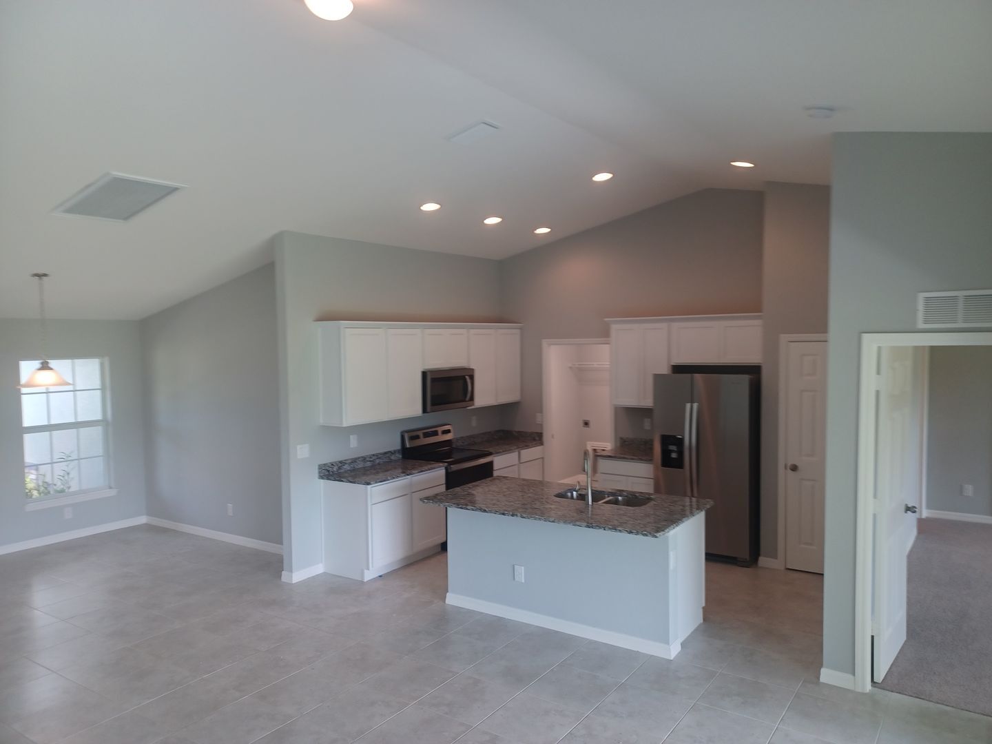 Building Photo - 4/2 Newer  construction home.