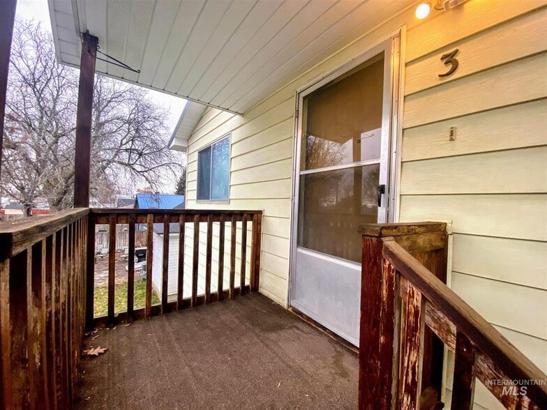 Building Photo - 603 N 6th St