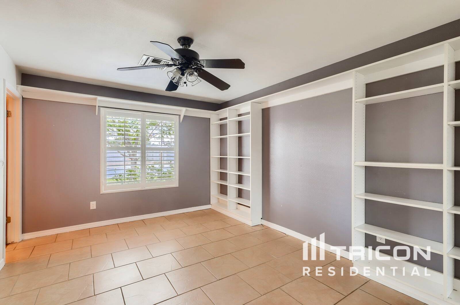 Building Photo - 2108 W Hermosa Dr