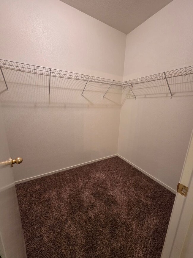 Building Photo - *** Move-In Special $300 OFF 1st Month's R...