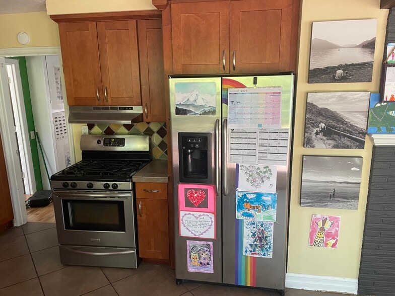 kitchen - 4017 SW Fairvale Dr