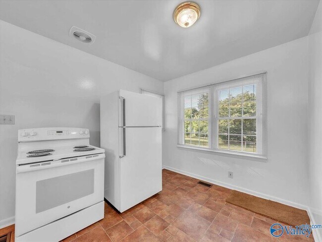 Building Photo - 422 Karter St NW