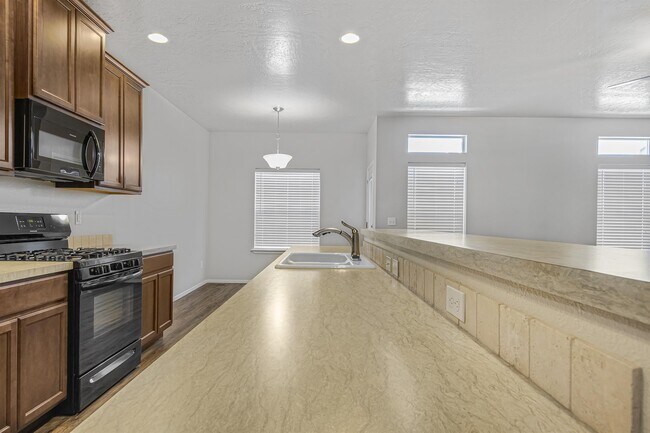 Building Photo - 6518 E Fairmount St