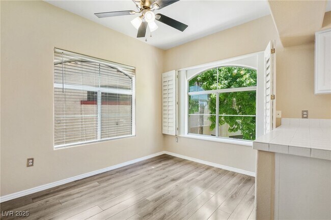 Building Photo - 525 Indian Princess Dr