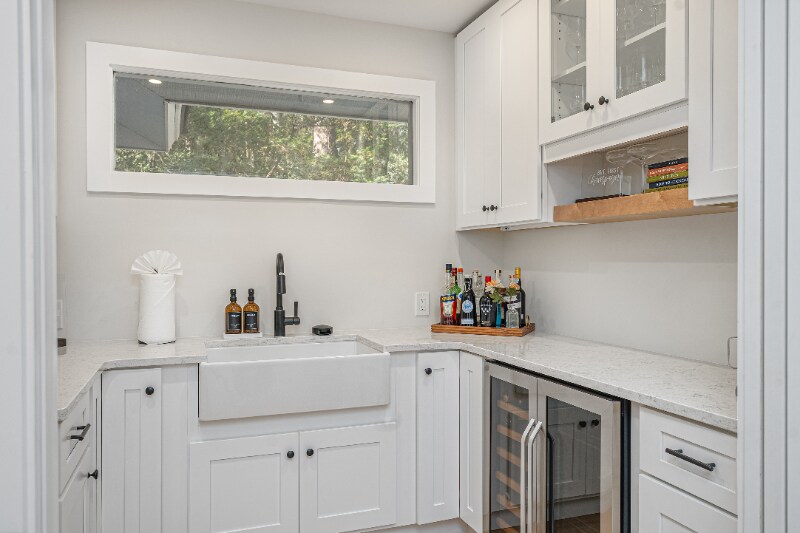 Building Photo - 10 Howley Ln